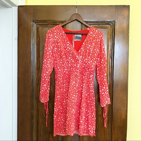 Topshop Red Star Print V-neck Mini Dress Sz 6 NWT - Picture 7 of 8